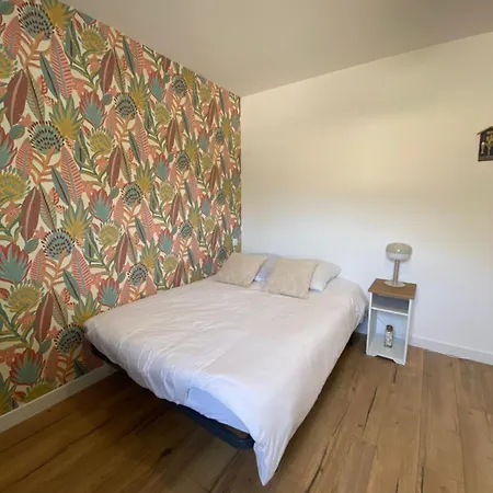 Les Pieds Dans Le Sable 圣让-德蒙